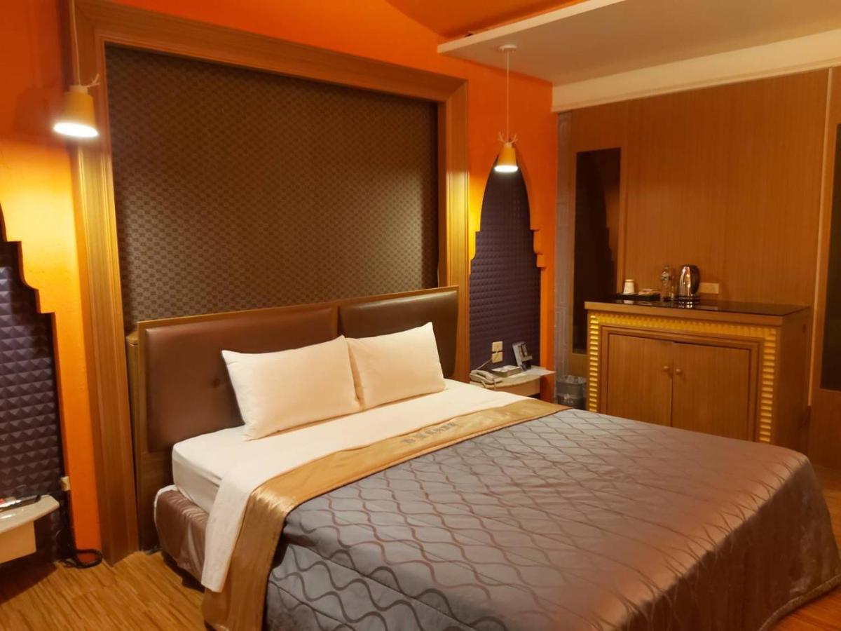 Chateau Motel Гаосюн Екстер'єр фото