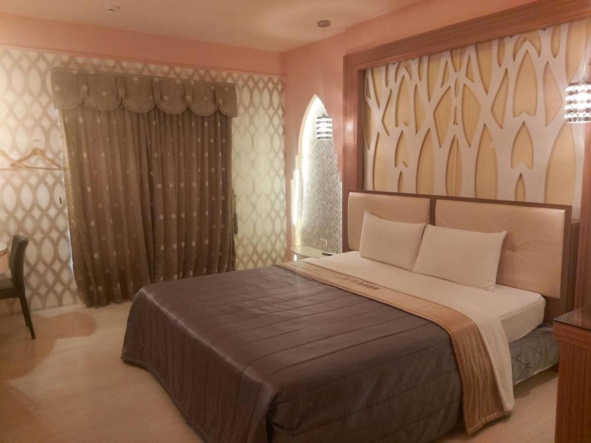 Chateau Motel Гаосюн Екстер'єр фото