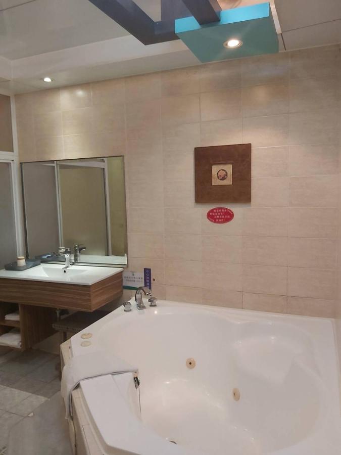 Chateau Motel Гаосюн Екстер'єр фото