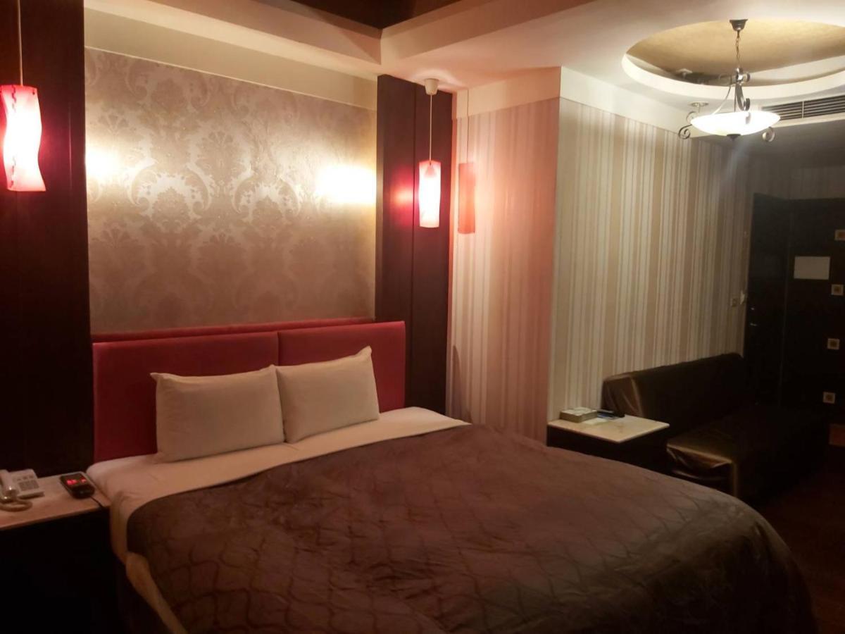 Chateau Motel Гаосюн Екстер'єр фото