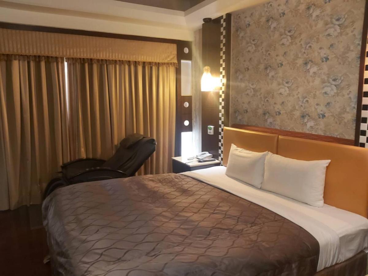 Chateau Motel Гаосюн Екстер'єр фото